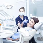 Zęby implanty - ile kosztują?